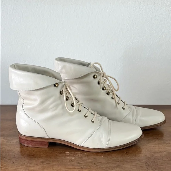 Nine West vintage women's Cream Lace-Up Ankle Boots - Picture 1 of 15
